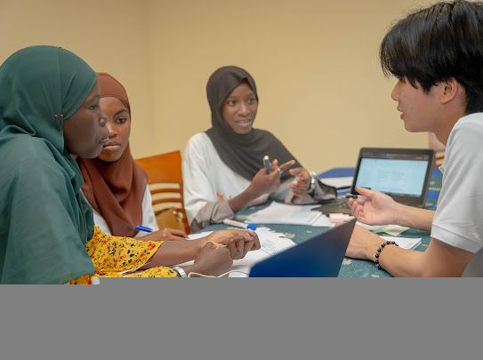 Wide view of the ThreshWorks and Japanese students exchange session facilitated by UNDP